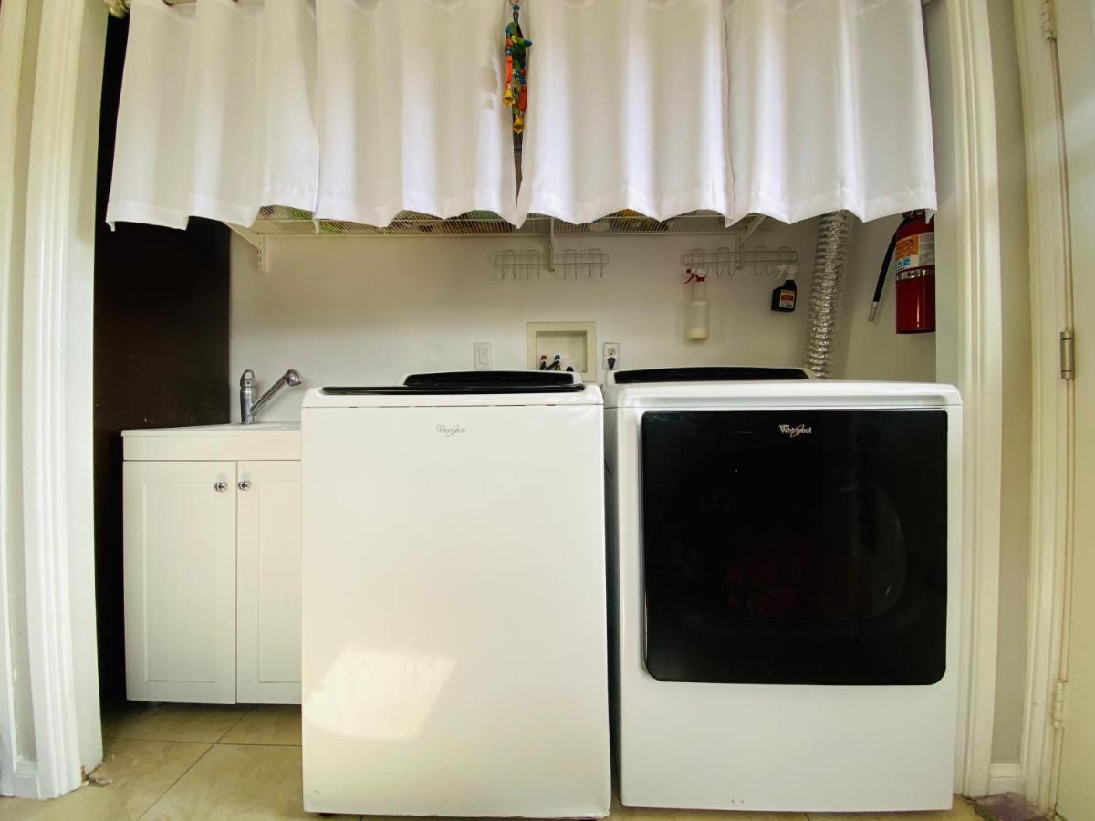 Homestay - Private With 2 Shared Baths And Hosts Onsite