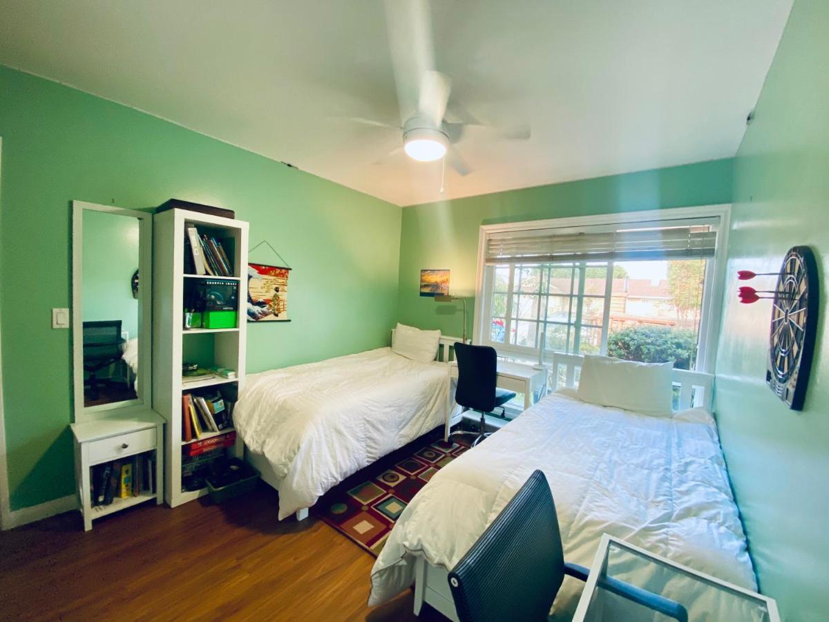 Homestay - Private With 2 Shared Baths And Hosts Onsite *