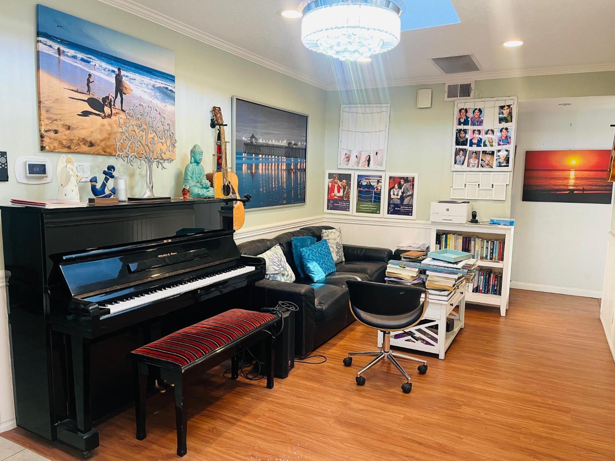 - Private With 2 Shared Baths And Hosts Onsite Costa Mesa