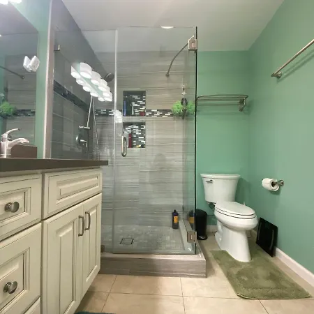 Costa Mesa Homestay - Private Rooms With 2 Shared Baths And Hosts Onsite Exterior photo